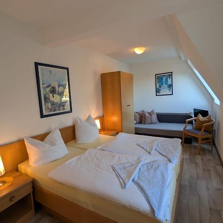 Pension & Restaurant Haus Hiddensee كلوستر المظهر الخارجي الصورة