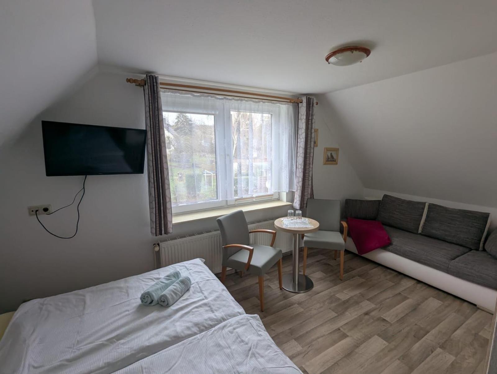 Pension & Restaurant Haus Hiddensee كلوستر المظهر الخارجي الصورة