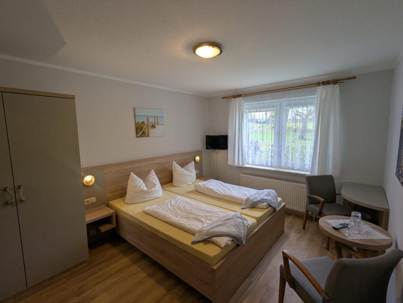 Pension & Restaurant Haus Hiddensee كلوستر المظهر الخارجي الصورة