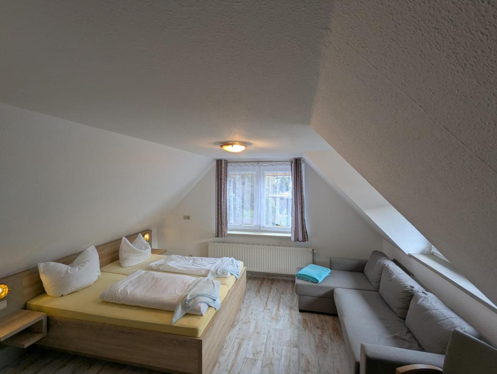 Pension & Restaurant Haus Hiddensee كلوستر المظهر الخارجي الصورة